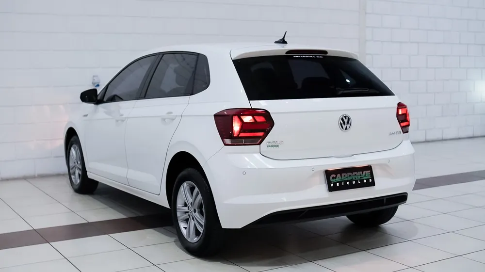 Volkswagen Polo 2022 branco