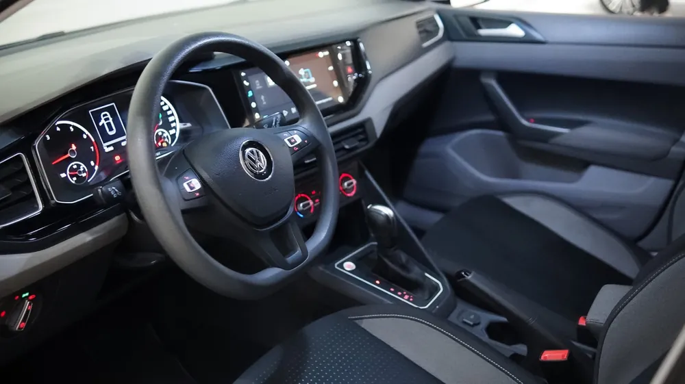 Painel e volante do Volkswagen Polo