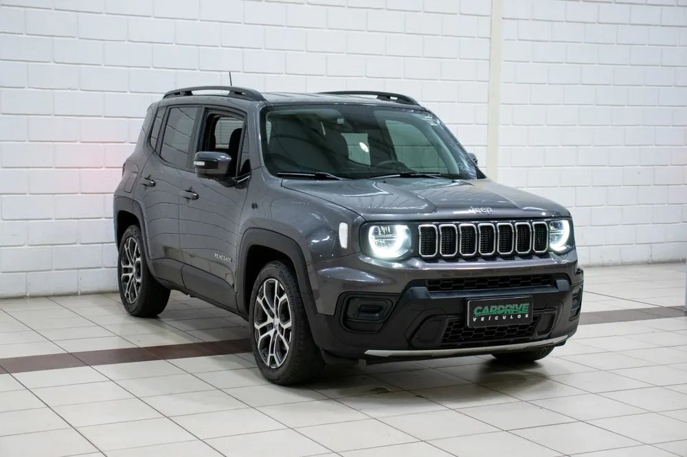 Jeep Renegade 2023 cinza, vista dianteira